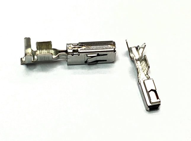 Terminal pin, including for ECU Bosch 94-pin plug